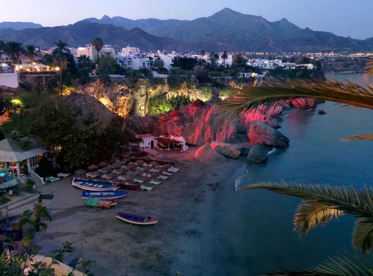 Apartamentos Eduardo Rico Nerja Exteriör bild
