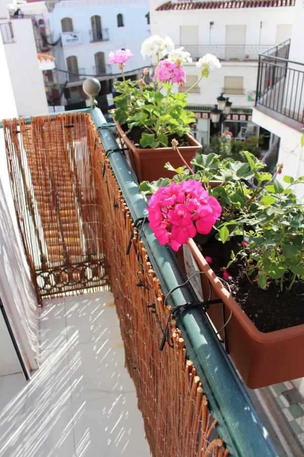 Apartamentos Eduardo Rico Nerja Exteriör bild