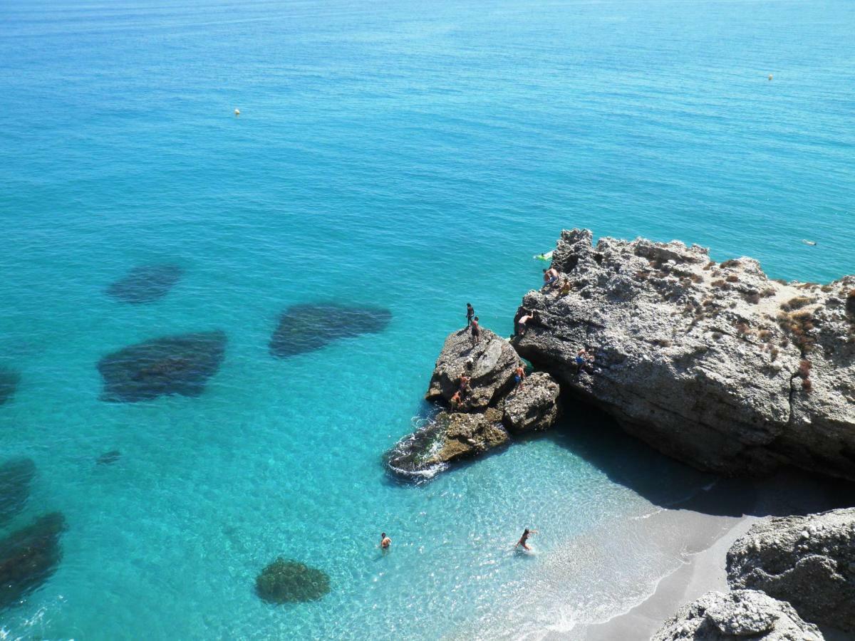 Apartamentos Eduardo Rico Nerja Exteriör bild